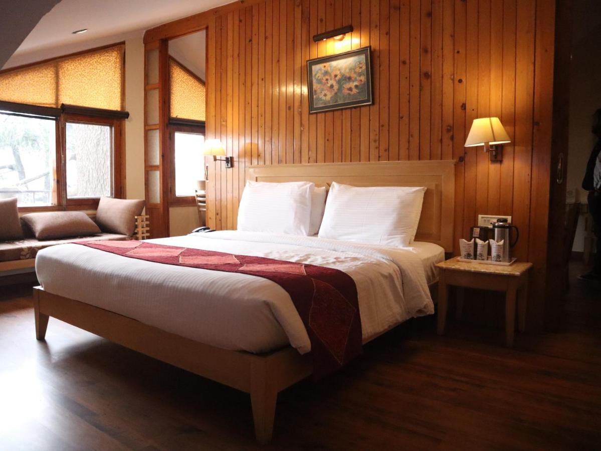 Hotel Willow Banks - Boutique 4 Star Hotel On The Mall Road Shimla Exterior photo